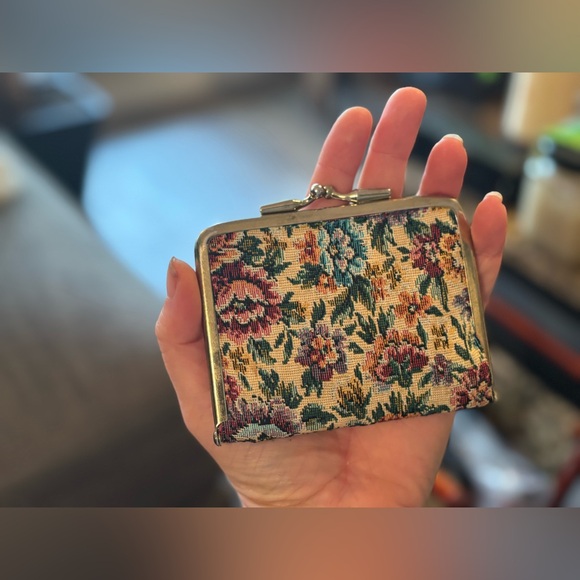 Vintage Floral Needle & Pin Holder Case • Cottagecore Classic Sewing Collectible - Picture 5 of 10